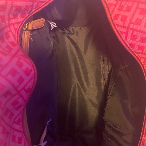 Tommy Hilfiger - Picture 3 of 3